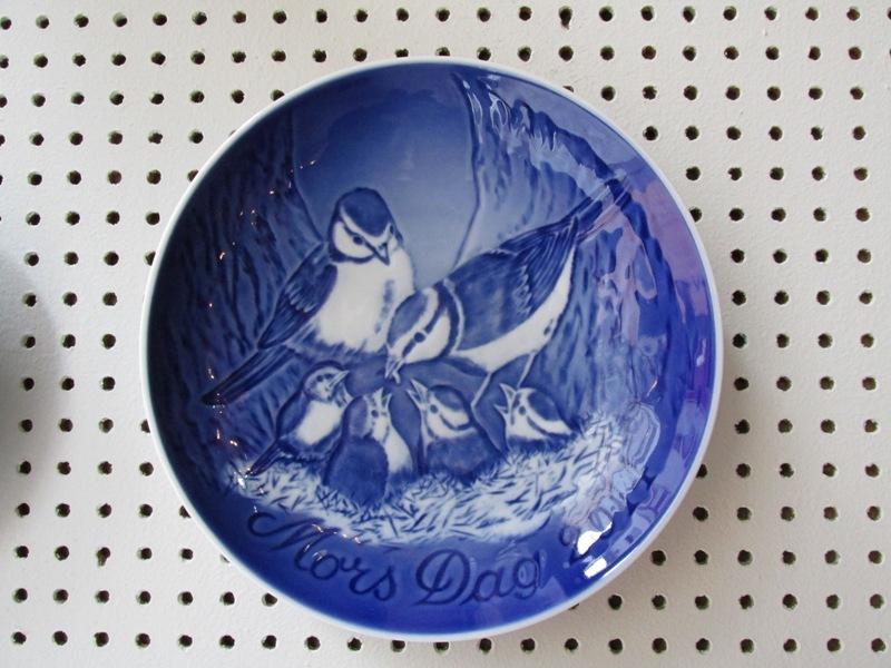 Piatto tema uccelli in ceramica