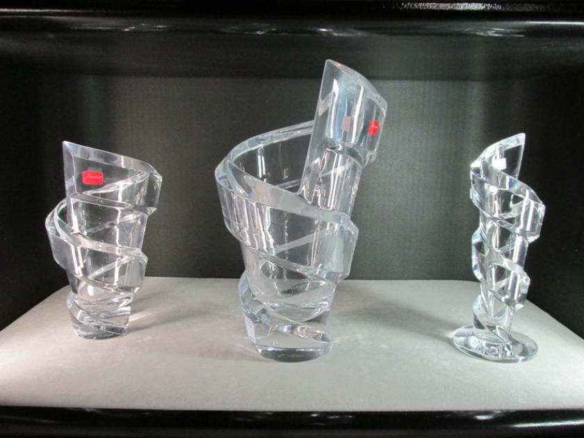 Vaso e bicchieri in cristallo forma strana